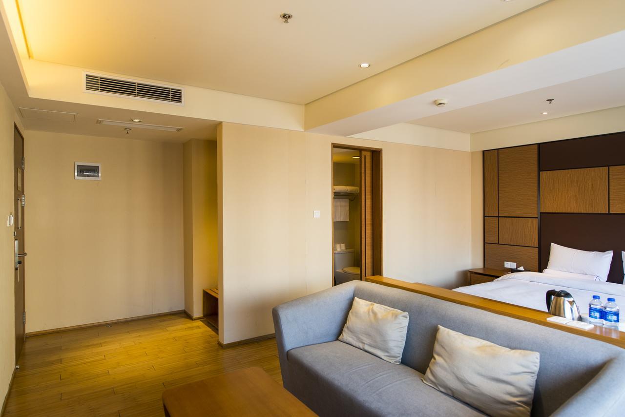 Ji Hotel Shanghai Lujiazui South Pudong Road Exterior photo